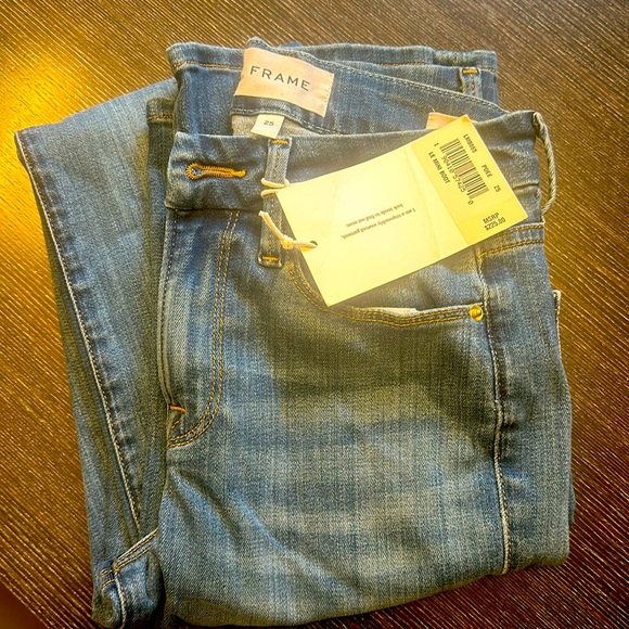 NWT Frame Demin Le mini boot cut Jean size 25 - Picture 1 of 4